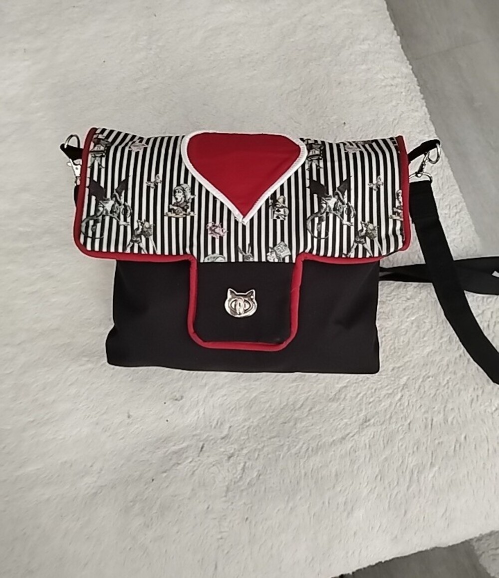 Gothic Alice Heart-Accent Cotton Canvas Messenger Bag.